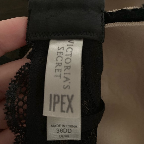 Victoria secret Ipex bra- 36DD - Picture 3 of 3